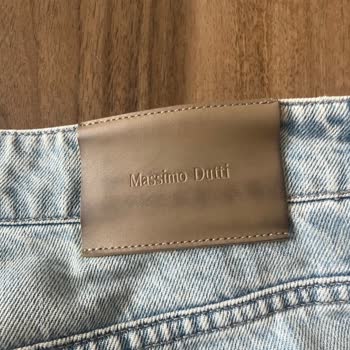 Massimo Dutti Jean Pantolonunda Ağ Yırtılması Ve Etiket Kesilmesi Nedeniyle Değişim Talebi