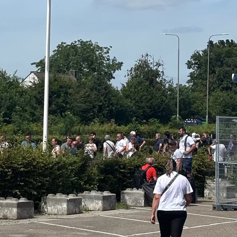 Maastricht’te 3,5 Saat Yardımsız Bekleyiş Ve Ulaşım Sorunu