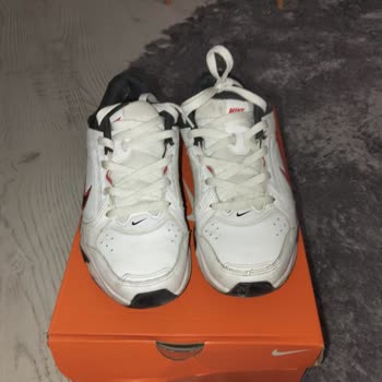 Nike Defy ALL Day Ayakkabısının Altı Ayda Yırtılması Ve Kullanıcı Hatası İddiası