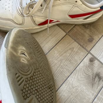 Reebok Ayakkabının Tabanı Yırtıldı, Değişim Ve İade Talebi Reddedildi