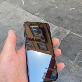 Dolap Orijinal Olmayan Ve Kırık İPhone 11 Ekranı İçin Tam İade Ve Satıcı Yasaklaması Talebi