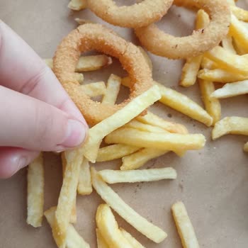 Siparişte Yanlış Ve Eksik Ürünler, Küçük Patates Ve Eksik Hamburger