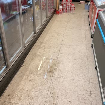 A101 Silivri Şubesinde Hijyen ve Müşteri Hizmetleri Şikayeti