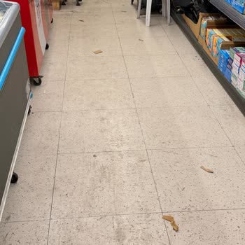 A101 Silivri Şubesinde Hijyen ve Müşteri Hizmetleri Şikayeti