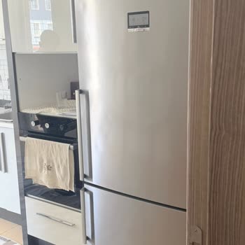Bosch Buzdolabında Kapıdaki Kalıcı İzler Ve Değişim Talebi