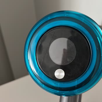 Servis Sonrası Dyson Süpürge Ekranında Ve HEPA Filtrede Çizik Oluştu: Ücretsiz Değişim Talebi