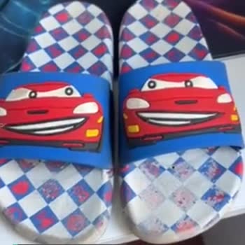 Tedi'den Aldığım Terlikte Boya Atmaları Yırtılma Olması