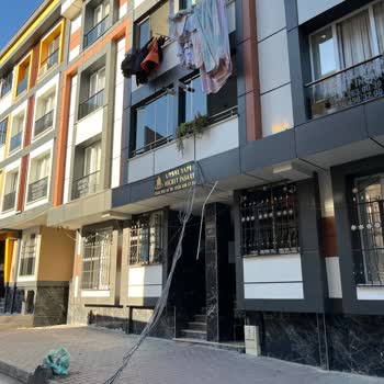 Oral Sokakta Asılı Fiber Kabloları Güvenlik Tehdidi Ve Acil Müdahale Talebi