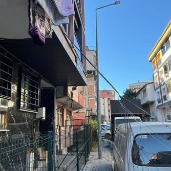 Oral Sokakta Asılı Fiber Kabloları Güvenlik Tehdidi Ve Acil Müdahale Talebi