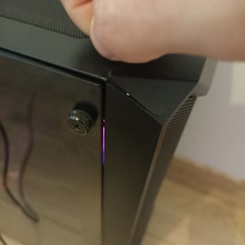 Teknosa Servisinde Kasam Hasar Görerek Yeni Ürün Ve İade Talebi