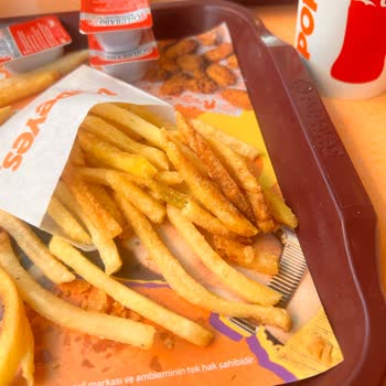 Soğuk Patates Ve Eksik Mayonez: Popeyes Şubesinde Çözüm Sunulmayan İlgisiz Hizmet