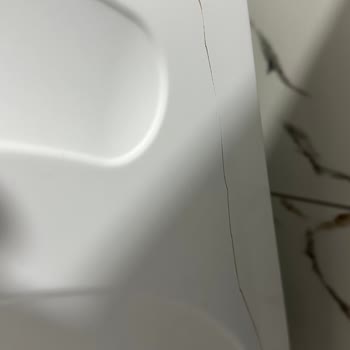 Bosch Çamaşır Makinesinde Çatlak Ve Aşırı Titreşim İçin Kök Sebep İncelenmedi, Ücret Talep Edildi