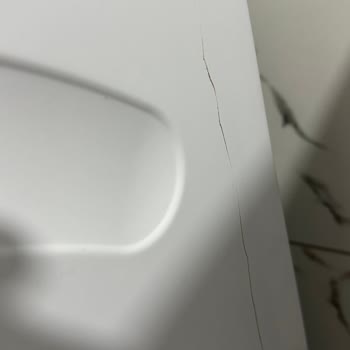 Bosch Çamaşır Makinesinde Çatlak Ve Aşırı Titreşim İçin Kök Sebep İncelenmedi, Ücret Talep Edildi