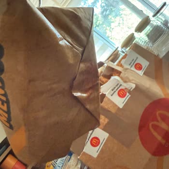 Kapıya Bırakılan McDonald's Siparişinde Sıvı Dökülmesi Ve İade Reddi