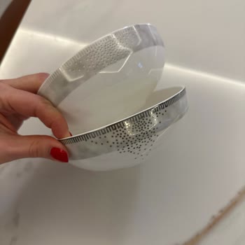Hisar Neva Yemek Takımında Renk Solması Ve Porselen Kusurları Nedeniyle Ücret İadesi Talebi