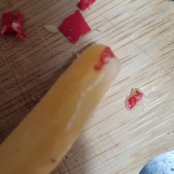 Lente Edam Peynirindeki Plastik Parçalar Ve Cevapsız Şikayet