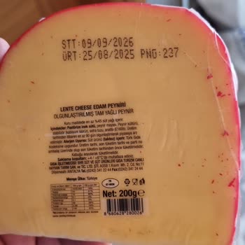 Lente Edam Peynirindeki Plastik Parçalar Ve Cevapsız Şikayet