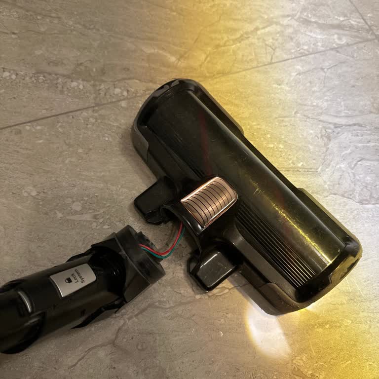 Tefal X-Force Dikey Süpürge Aparatı Kırıldı, Garanti Dışı Olarak Reddedildi