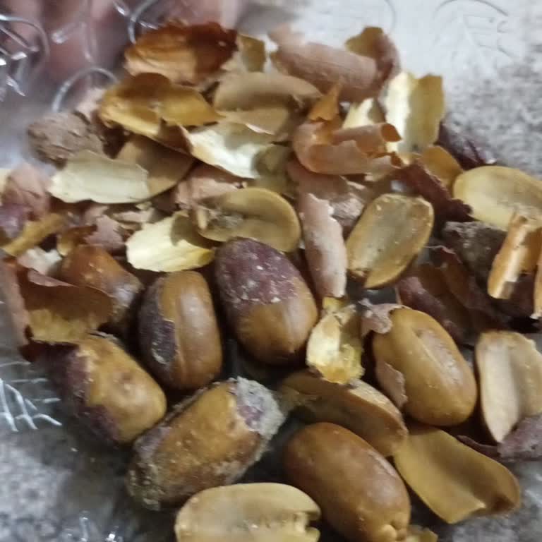 BİM Şubesinde Satın Alınan Simbat Fıstık Ürününün Kötü Görünümü Sağlık Endişesi Yaratıyor