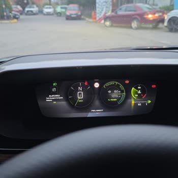 Peugeot 408'de Yağ Uyarısı Sorunu Ve Yetkili Servisin Çözüm Bulamaması