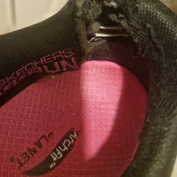 Skechers Max Cushioning Arch Fit 2.0 Avenida Modelinde Üretim Hatası İddiası Ve Mağaza Reddi