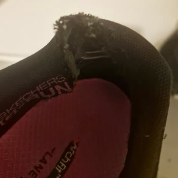 Skechers Max Cushioning Arch Fit 2.0 Avenida Modelinde Üretim Hatası İddiası Ve Mağaza Reddi