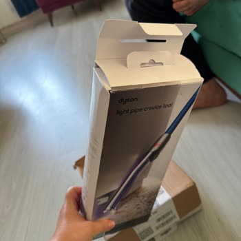 Dyson Kargo Paketi Açılmış Ve Parçalar Eksik