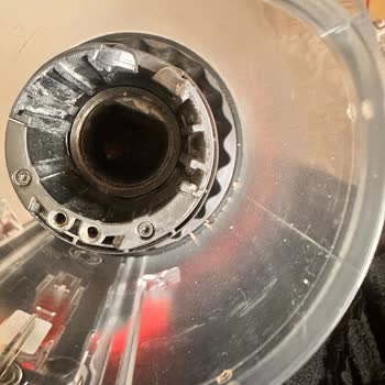 Dyson V12 Ücretli Bakım Hizmetinde Yüzeysel Temizlik Ve Kalite Eksikliği