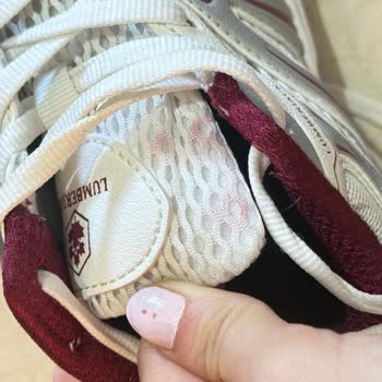 Yeni Alınan Ayakkabıda Renk Geçişi Ve Boya Sızıntısı Sorunu
