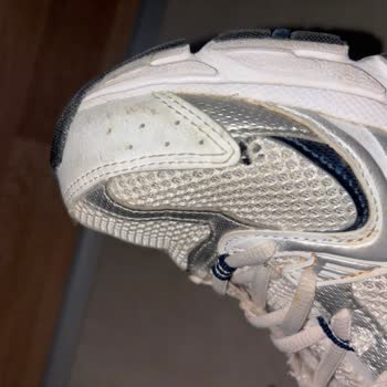 New Balance Ayakkabısında Kısa Sürede Yan Açılma: Üretim Hatası Ve İade Talebi