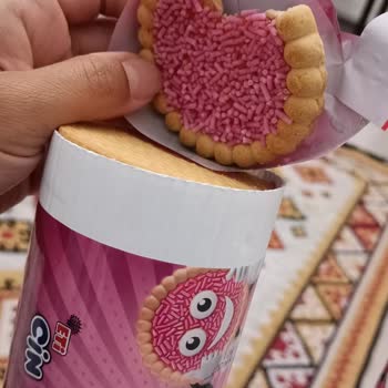 Eti Cin Çilek Soslu Bisküvi Paketi Açıldığında Parça Eksikliği Güveni Sarsıyor