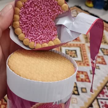 Eti Cin Çilek Soslu Bisküvi Paketi Açıldığında Parça Eksikliği Güveni Sarsıyor