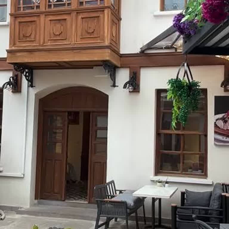 Divlit Cafe & Restaurant Müşteri Ayrımı Yapılıyor