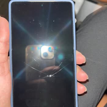 Media Markt’ta Bin Liraya Aldığım Ekran Koruyucu Üç Gün İçinde Kırıldı