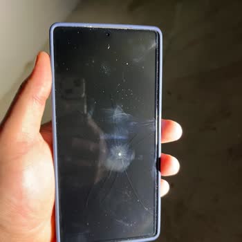 Media Markt’ta Bin Liraya Aldığım Ekran Koruyucu Üç Gün İçinde Kırıldı