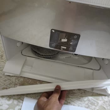 Dreame L20 Ultra Garanti Servisi Sonrası Kırık Şarj İstasyonu Ve Eksik Parçalar