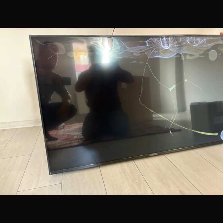 Kırık TV Ekranı İçin Değişim Veya İade Talebi