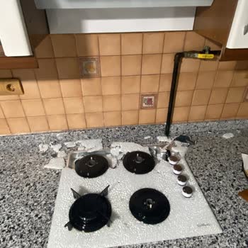 Kumtel Set Üstü Ocağın Camı Patladı, Güvenlik Riski Oluştu Ve Değişim Talebim Cevapsız