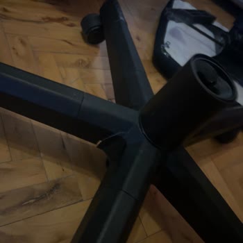 Rampage KL-R16 Drape Koltuğunda Kelebek Ayak Merkezi Aniden Kırıldı: Garanti Değişim Talebi