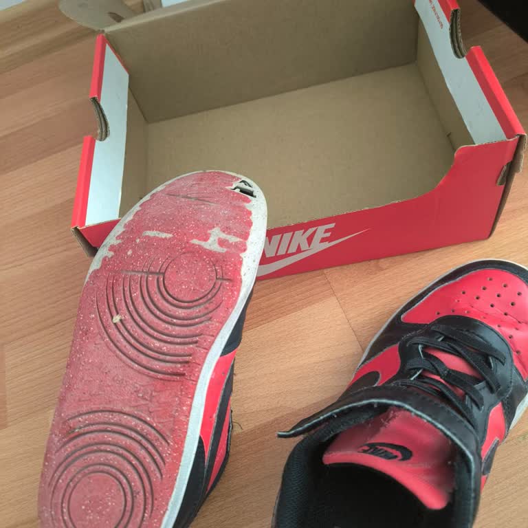 Nike Ayakkabısının Kısa Sürede Delinen Tabanı İçin Yetkili Mağazanın İade Reddine Karşı Şikayet