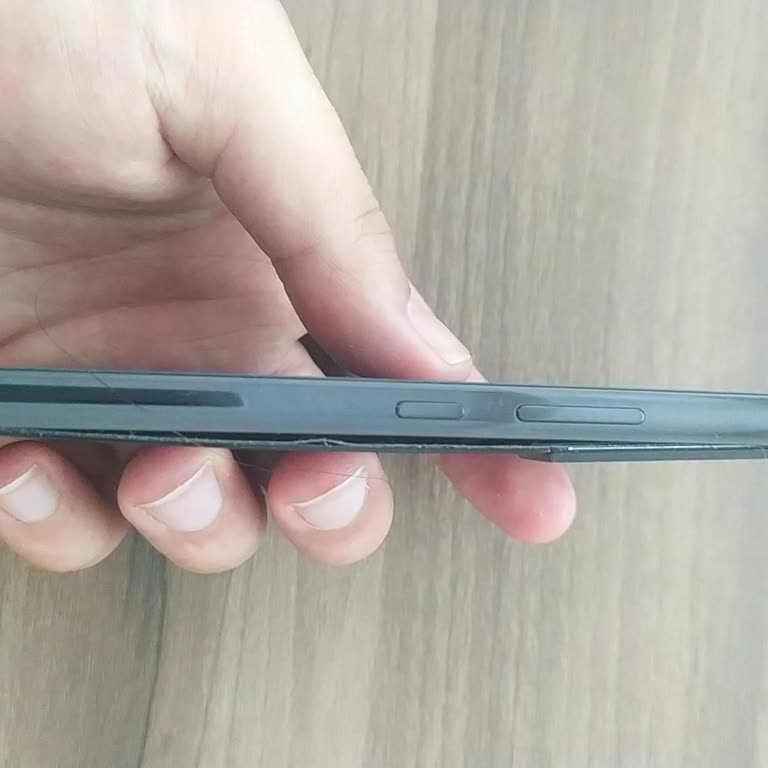 Samsung Galaxy S22 Batarya Şişmesi Güvenlik Riski Ve Ücretsiz Onarım Talebi