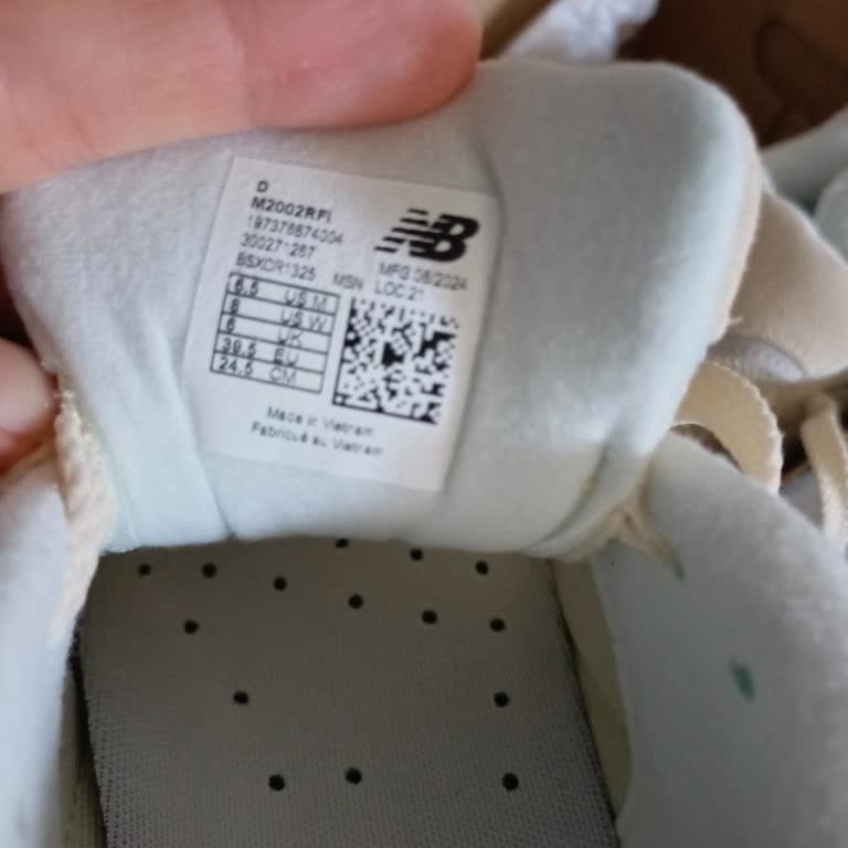 New Balance Ayakkabısında Domuz Derisi Şüphesi Ve İade Talebi