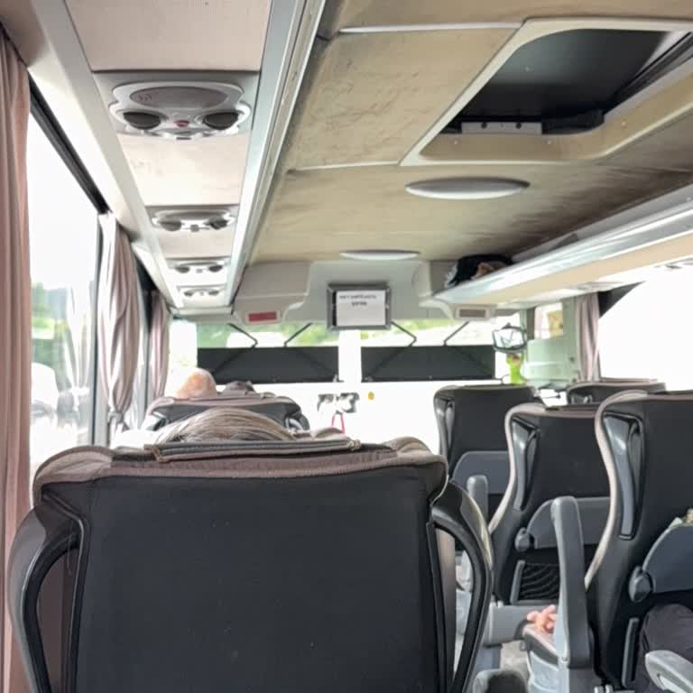 Obilet Klimasız Otobüste Sıcaklık, Emniyet Kemer Eksikliği Ve Şoförün Kaba Davranışı