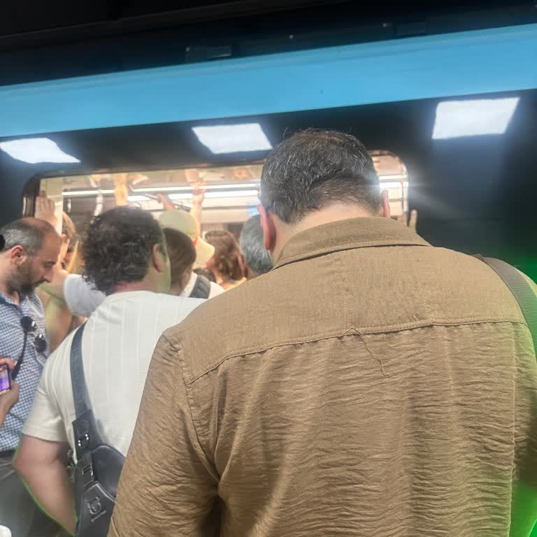 Sultanbeyli Metro Sefer Aralıkları Açıldı Ve Yoğunluk Katlandı