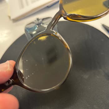 Rayban Gözlük Camları Kısa Sürede Bozuldu, Ücretsiz Değişim Talebi