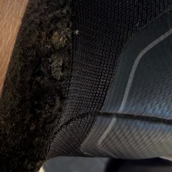 Yüksek Fiyatlı Skechers Ayakkabısında Kısa Sürede Üretim Hatası
