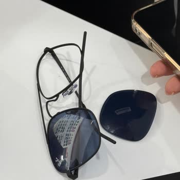 Rayban Gözlüğüm Kutu İçinde Hasar Gördü Ve Garanti Reddi