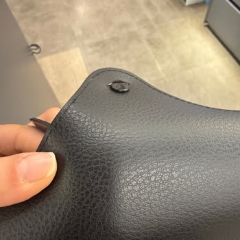 Rayban Gözlüğüm Kutu İçinde Hasar Gördü Ve Garanti Reddi