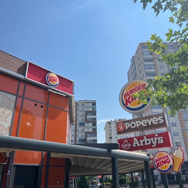 Burger King Şubesinde Müdürün Saygısız Davranışı