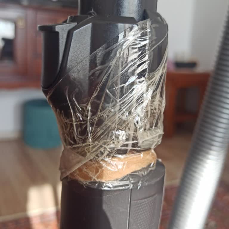 Miele Teleskopik Boru Parçası Çatladı, 6.500 TL Yedek Parça Fiyatı Şok